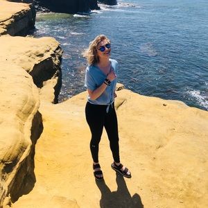 Meet your posher, Elise